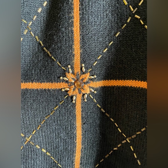 💛Nonpareil Beaded Sweater with Embroidery. Size M. - Picture 3 of 4